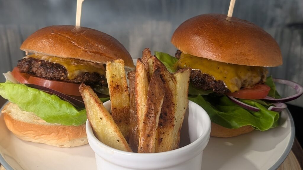 Hamburguesas aplastadas con queso de Sarah Butler