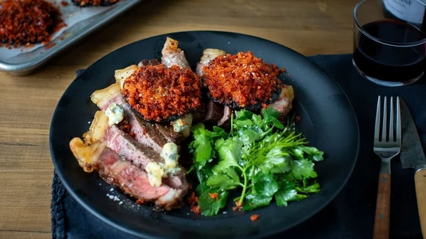 Striploin steak with struffed mushrooms