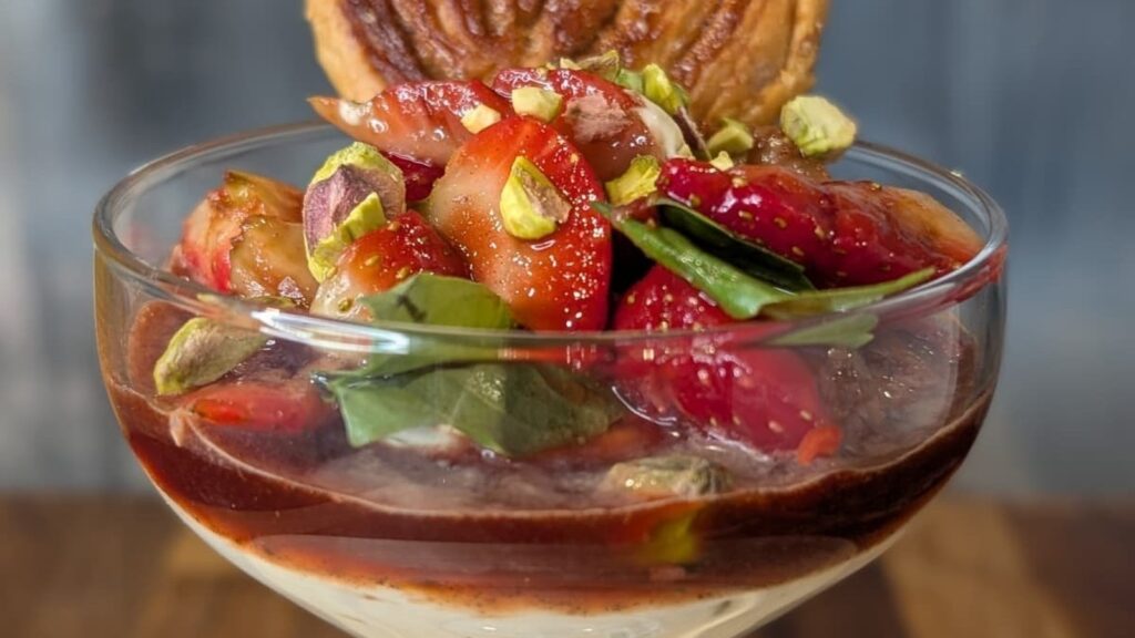 Fresas machacadas con cardamomo de Arun Kapil: Hoy