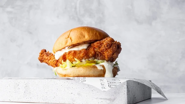Mad Egg chicken burger