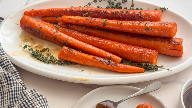serving platter with carrots and thyme