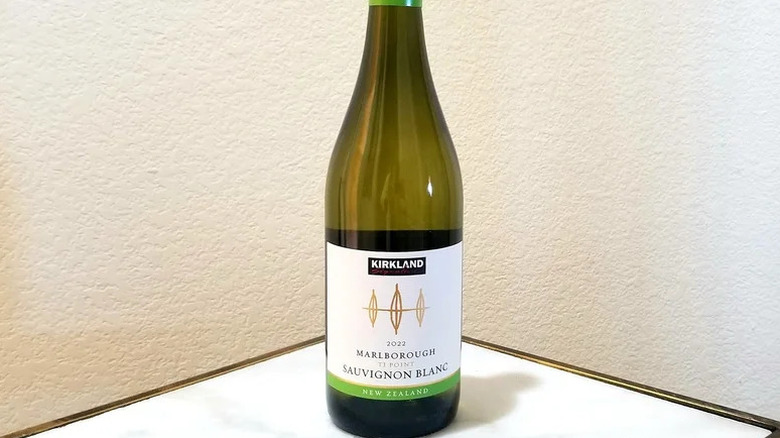 Kirkland Signature Ti Point Marlborough Sauvignon Blanc on white table