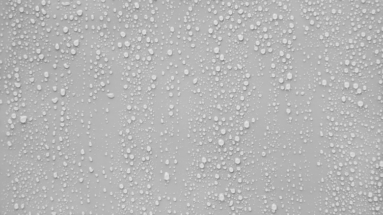 Condensation on a flat surface