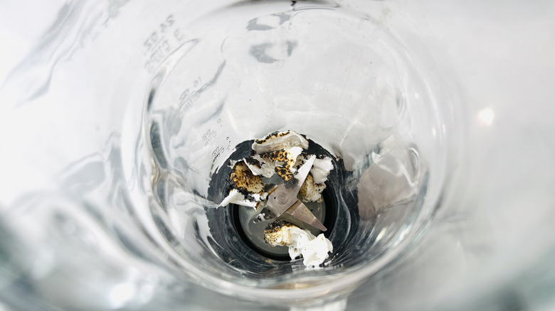 Toasted marshmallows in blender