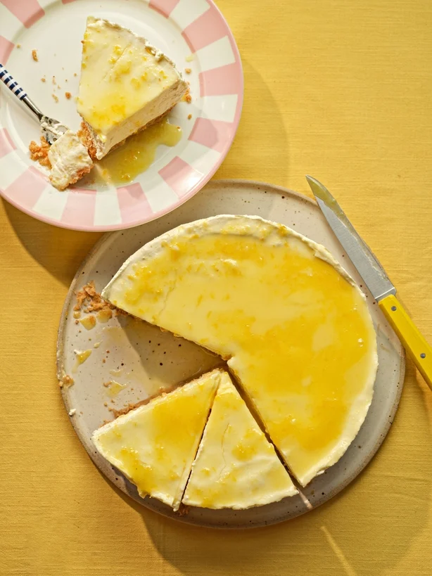 No-bake lemon curd cheesecake