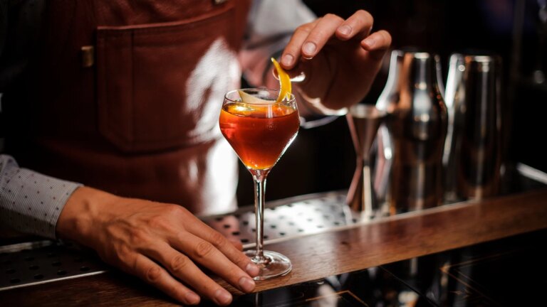 El bar subterráneo más de moda de Kerry se alza con el Bar del Año 2026