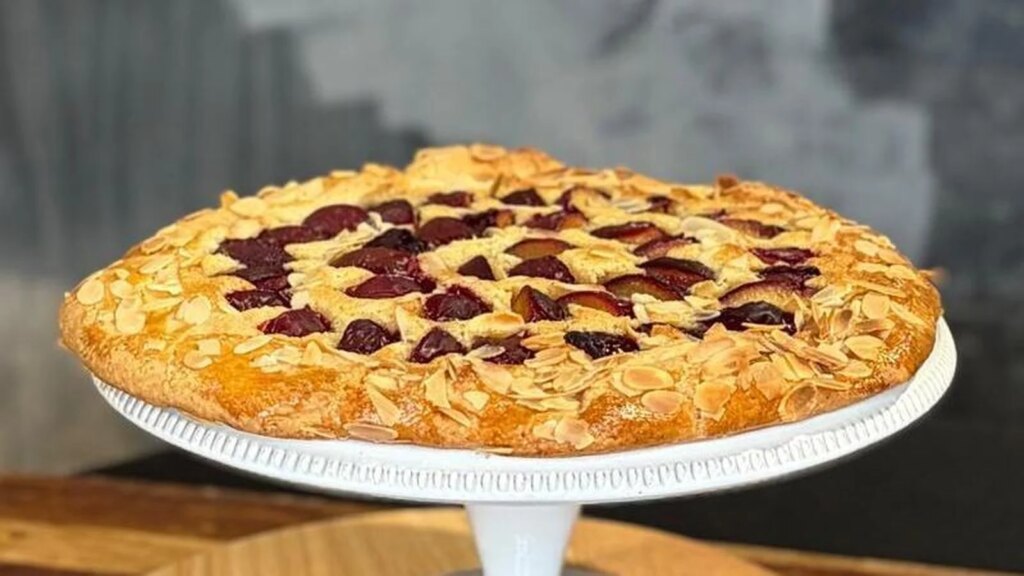 Galette de ciruelas y almendras de Shane Smith: Hoy