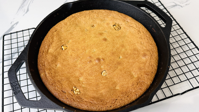 Baked blondie skillet on cooling rack