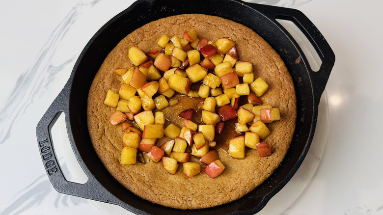 Blondie skillet topped with spiced apples