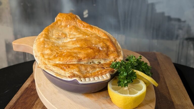 Receta de Trisha Lewis: pastel de salmón con puerro y estragón