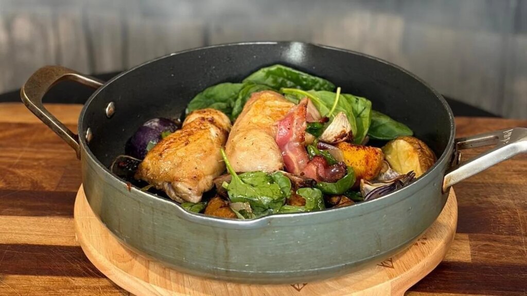 Pollo al vinagre de malta con setas - Receta de Paul Flynn