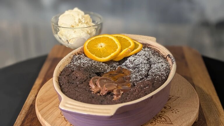 El pudín pegajoso de Jaffa Cake de Aisling Larkin: Hoy