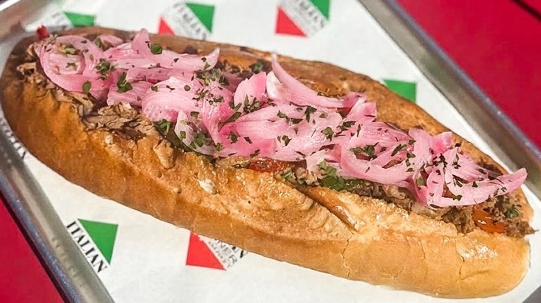 Pulled pork and pepper sandwich
