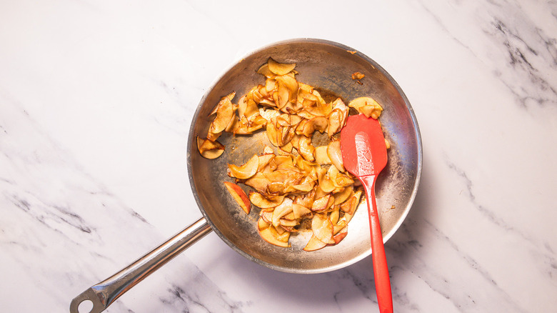 Caramelized apples in pan