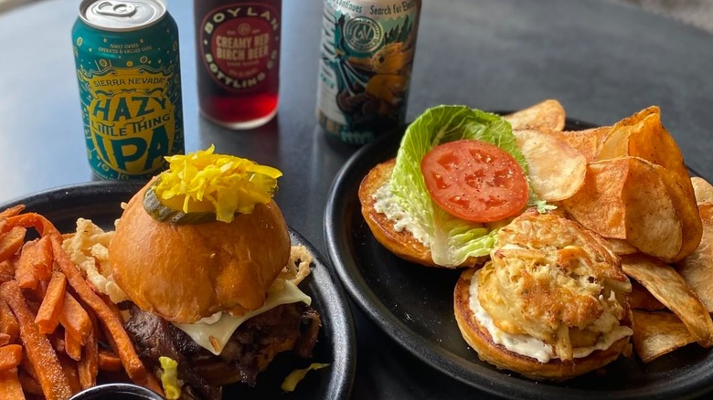 Crab cake sandwich with chips
