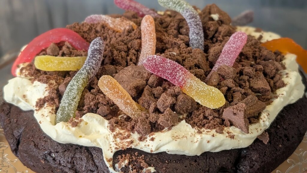 Tarta de tierra y gusanos de Lilly Higgins: Hoy