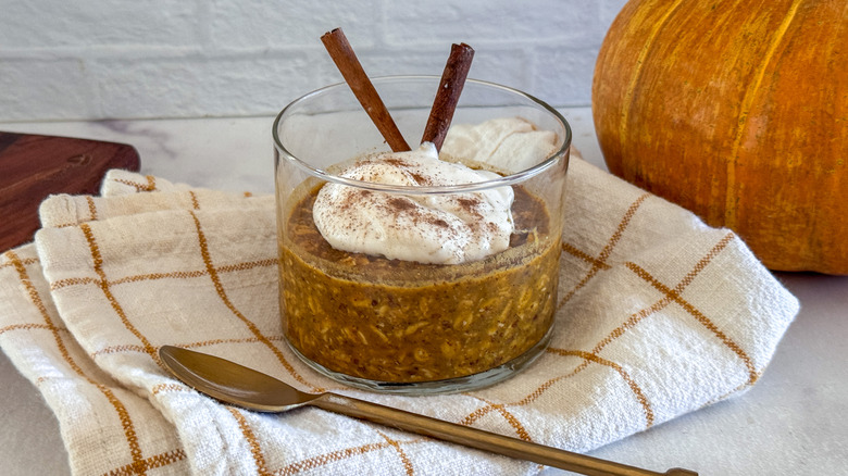 jar of overnight oats